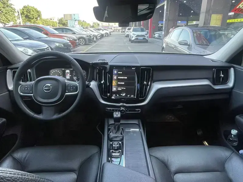 2019 Volvo XC60 с пробегом 62 000 км
