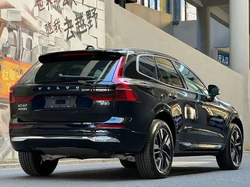 2026 Volvo XC60 с пробегом 2 000 км