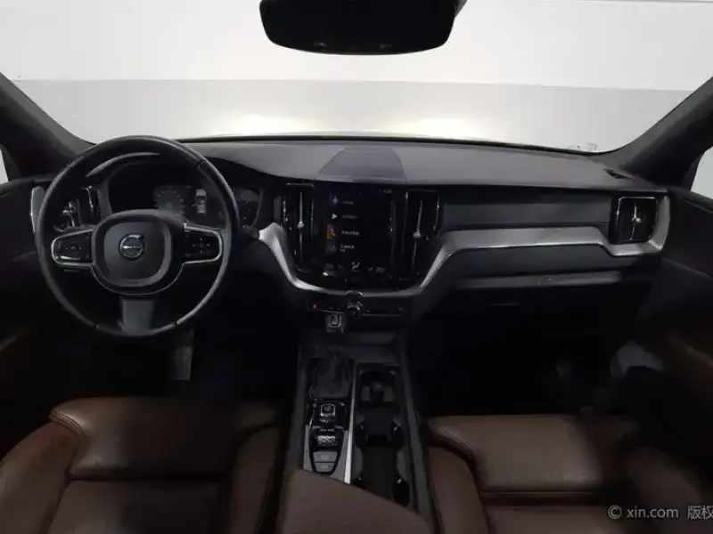2021 Volvo XC60 с пробегом 124 000 км
