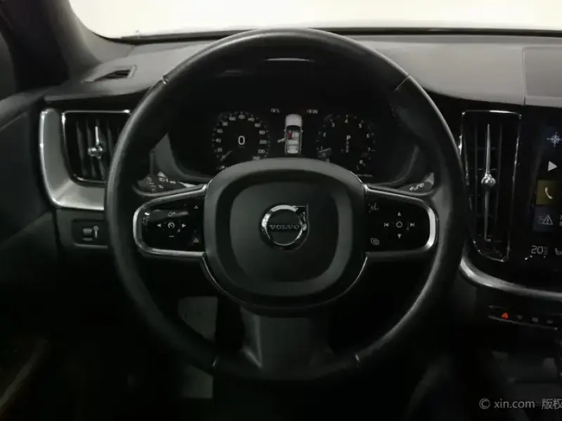 2021 Volvo XC60 с пробегом 124 000 км