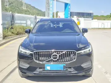2021 Volvo XC60 с пробегом 21 000 км