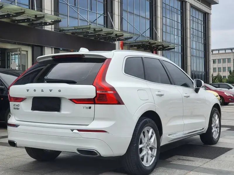2021 Volvo XC60 с пробегом 99 000 км