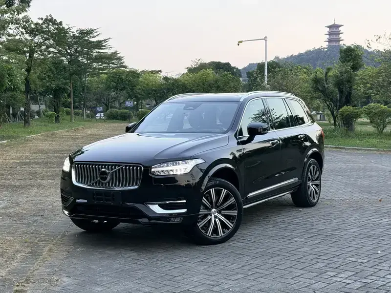 2023 Volvo XC90 с пробегом 19 000 км