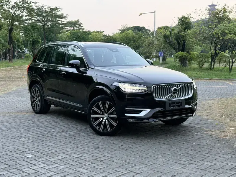 2023 Volvo XC90 с пробегом 19 000 км
