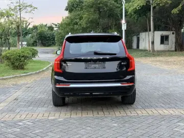 2023 Volvo XC90 с пробегом 19 000 км