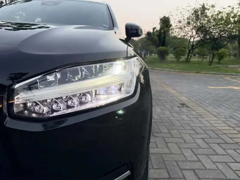 2023 Volvo XC90 с пробегом 19 000 км