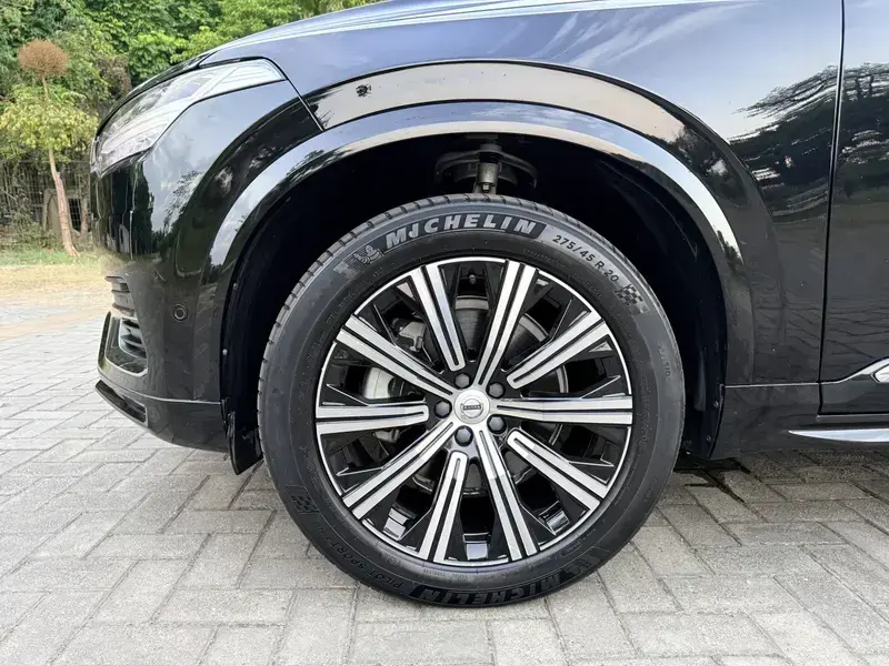 2023 Volvo XC90 с пробегом 19 000 км