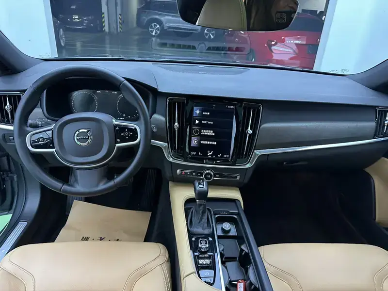 2019 Volvo V90 с пробегом 138 000 км