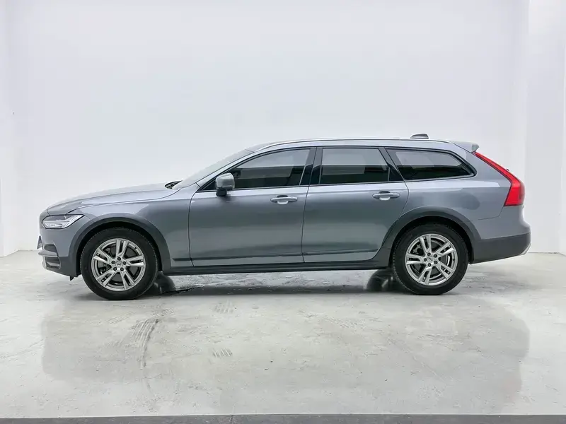 2019 Volvo V90 с пробегом 101 600 км