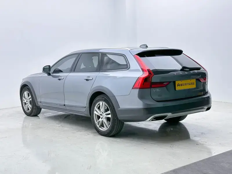 2019 Volvo V90 с пробегом 101 600 км