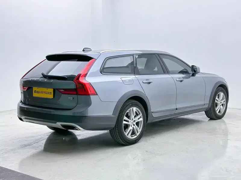 2019 Volvo V90 с пробегом 101 600 км
