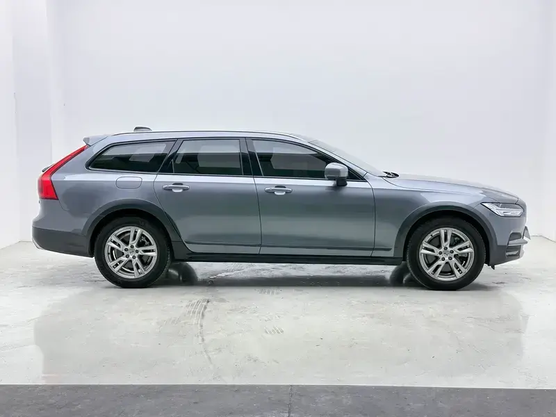 2019 Volvo V90 с пробегом 101 600 км