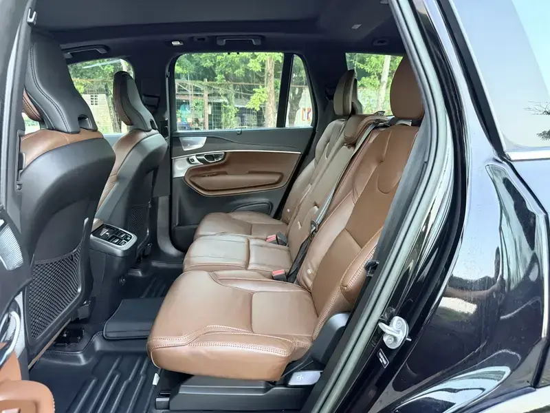 2023 Volvo XC90 с пробегом 19 000 км