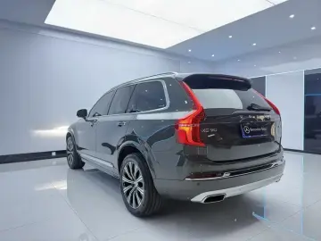 2021 Volvo XC90 с пробегом 142 000 км
