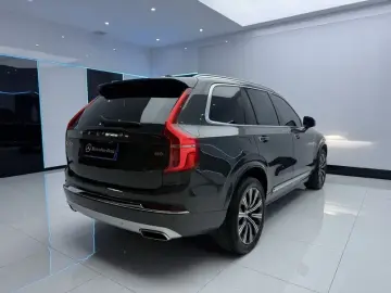 2021 Volvo XC90 с пробегом 142 000 км