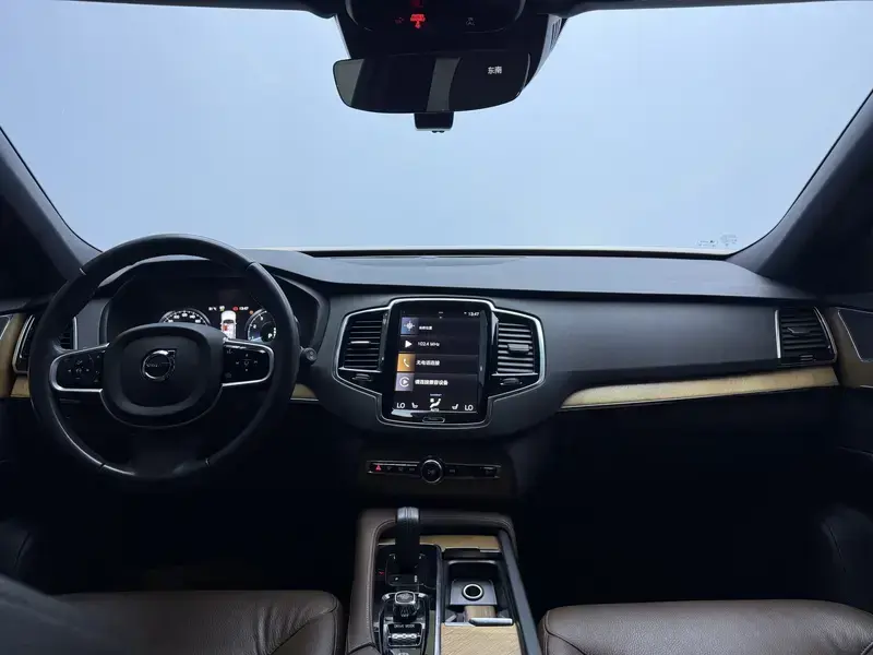 2021 Volvo XC90 с пробегом 142 000 км