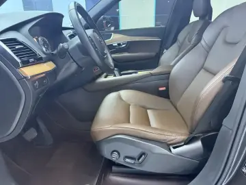 2021 Volvo XC90 с пробегом 142 000 км