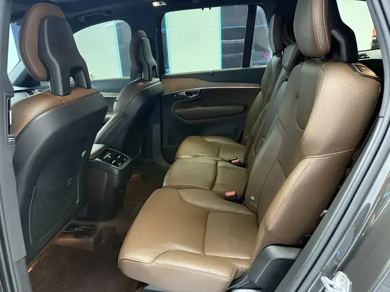 2021 Volvo XC90 с пробегом 142 000 км