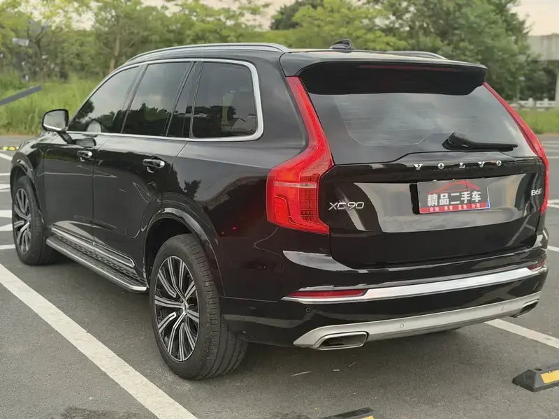 2021 Volvo XC90 с пробегом 85 900 км