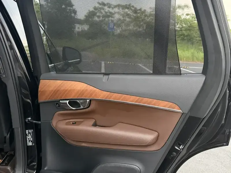 2021 Volvo XC90 с пробегом 85 900 км