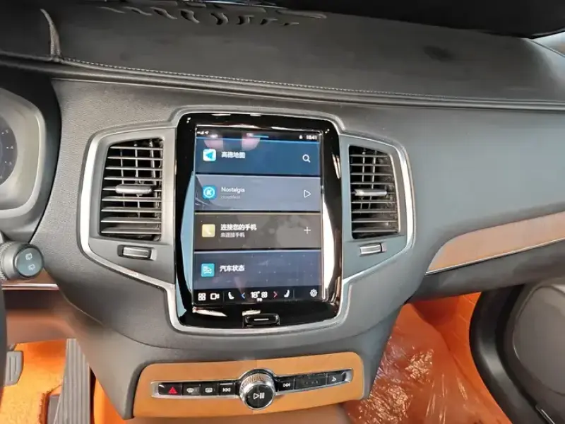 2023 Volvo XC90 с пробегом 131 000 км