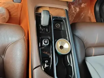2023 Volvo XC90 с пробегом 131 000 км