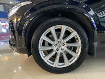 2019 Volvo XC90 с пробегом 122 700 км