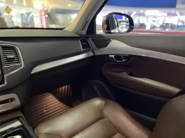 2019 Volvo XC90 с пробегом 122 700 км