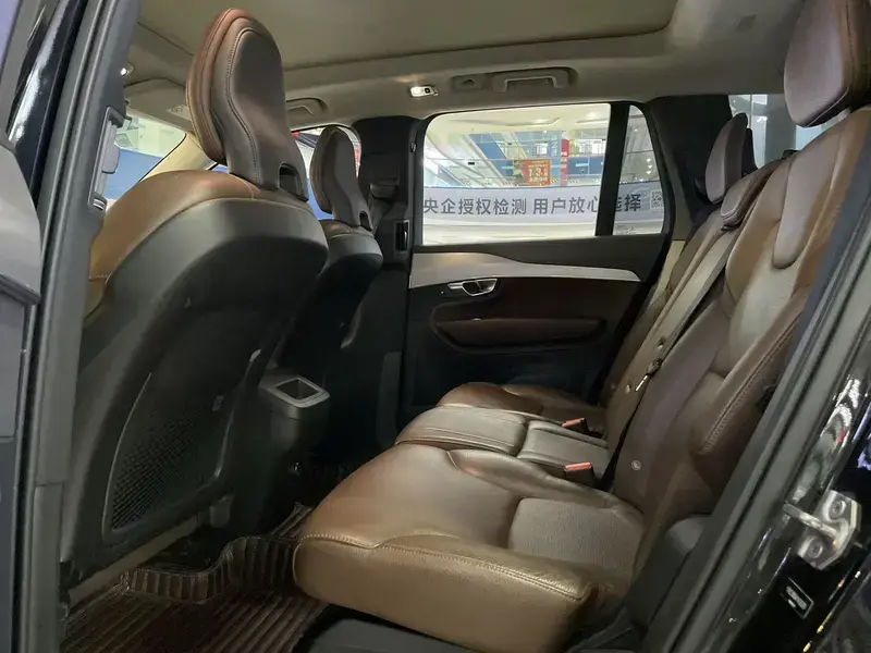 2019 Volvo XC90 с пробегом 122 700 км