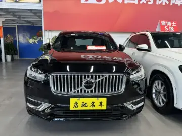 2022 Volvo XC90 с пробегом 65 800 км