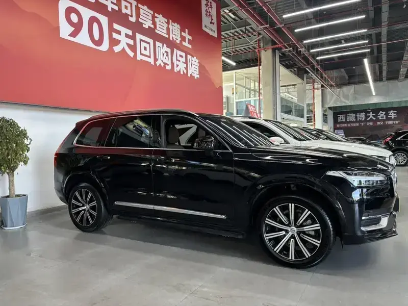 2022 Volvo XC90 с пробегом 65 800 км