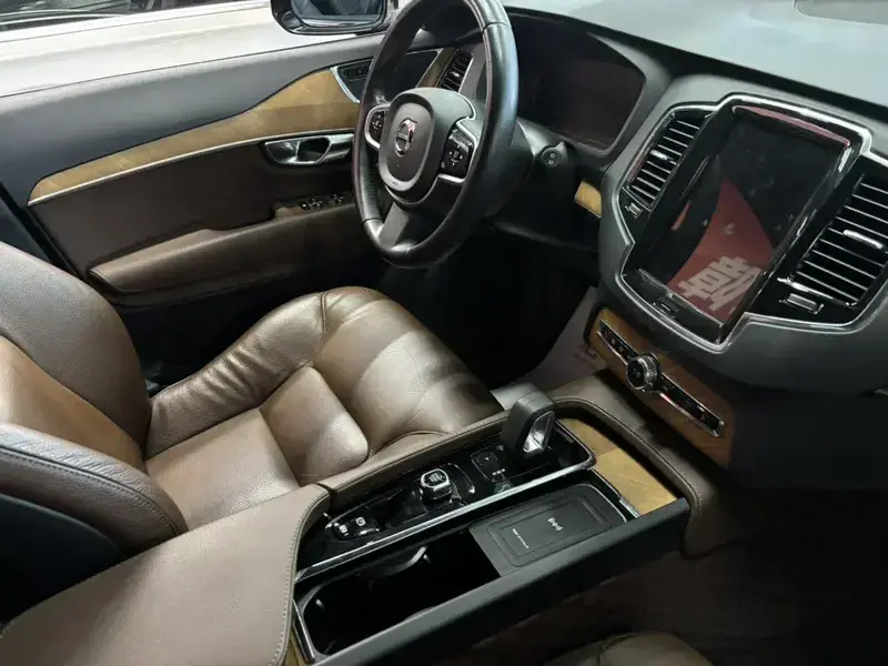 2022 Volvo XC90 с пробегом 65 800 км