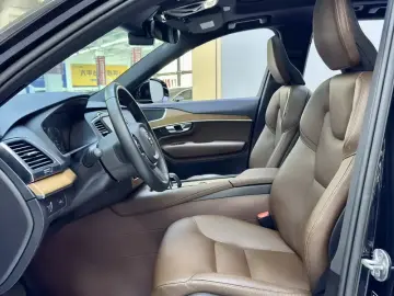 2022 Volvo XC90 с пробегом 60 000 км