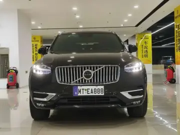 2021 Volvo XC90 с пробегом 74 000 км
