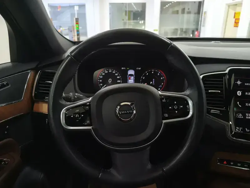 2021 Volvo XC90 с пробегом 74 000 км