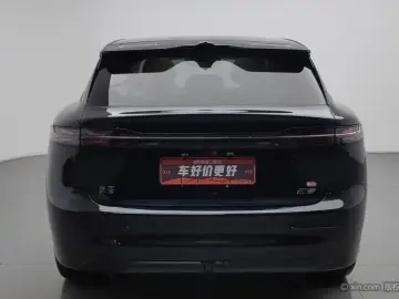 2025 Voyah Courage с пробегом 15 300 км