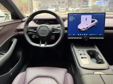 2024 Xiaomi SU7 с пробегом 28 000 км