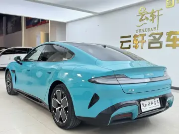 2024 Xiaomi SU7 с пробегом 5 000 км