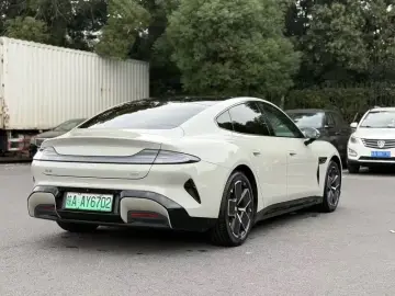 2024 Xiaomi SU7 с пробегом 13 000 км