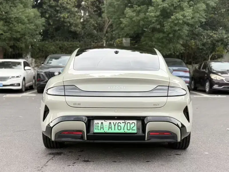 2024 Xiaomi SU7 с пробегом 13 000 км
