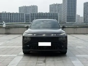 2025 Xpeng G9 с пробегом 15 000 км