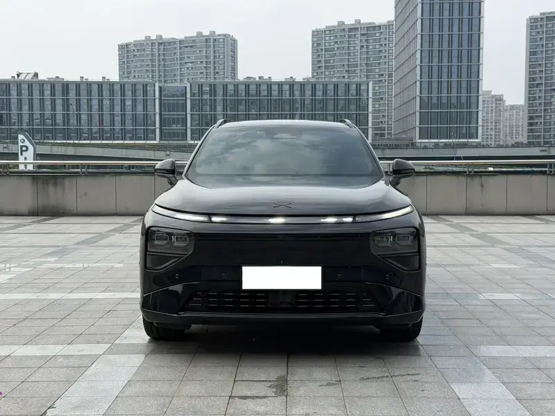2025 Xpeng G9 с пробегом 15 000 км