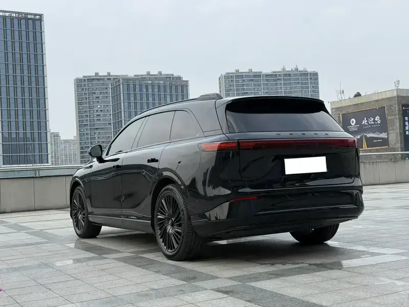 2025 Xpeng G9 с пробегом 15 000 км