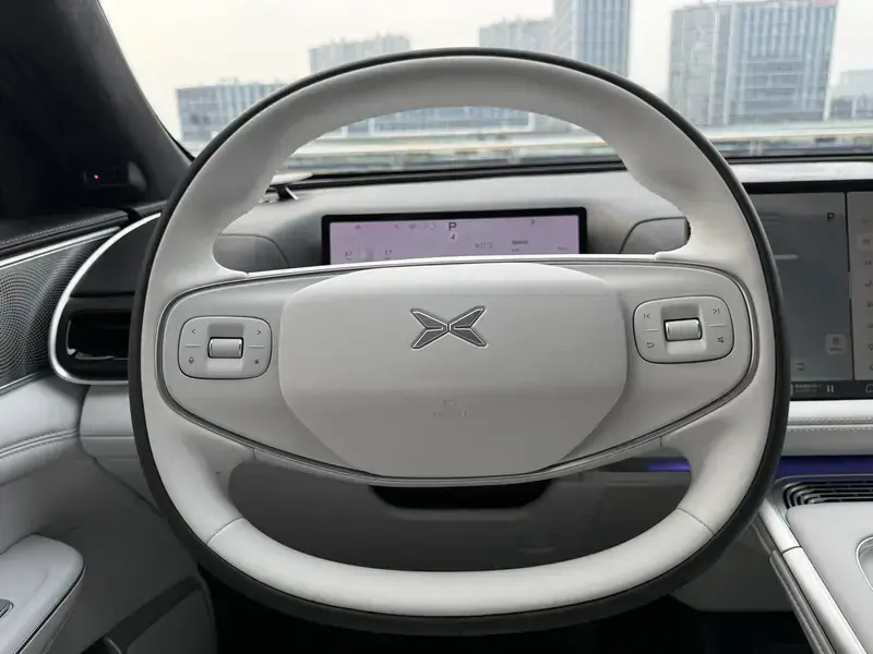 2025 Xpeng G9 с пробегом 15 000 км