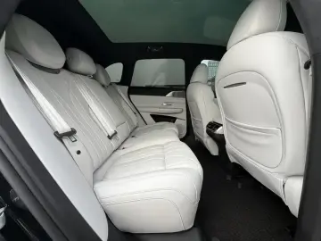 2025 Xpeng G9 с пробегом 15 000 км