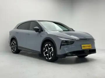 2025 Xpeng G7 с пробегом 900 км
