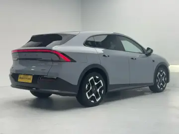 2025 Xpeng G7 с пробегом 900 км
