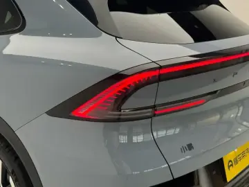 2025 Xpeng G7 с пробегом 900 км