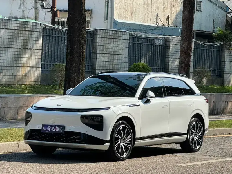 2024 Xpeng G9 с пробегом 52 000 км