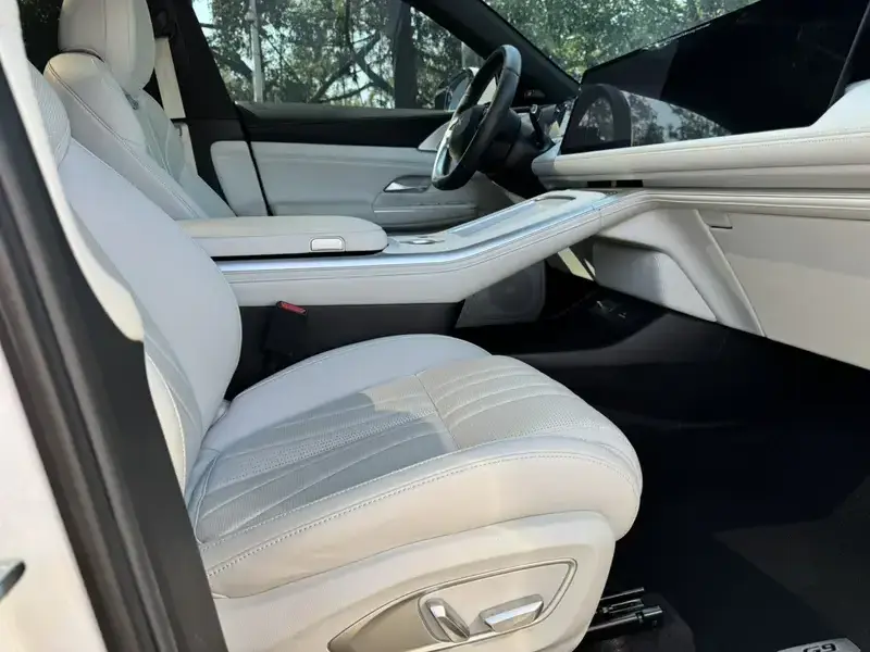 2024 Xpeng G9 с пробегом 52 000 км